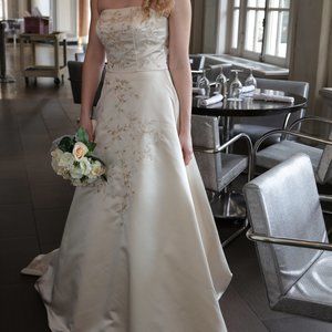 DAVID'S BRIDAL OLEG CASSINI Champagne Wedding Gown